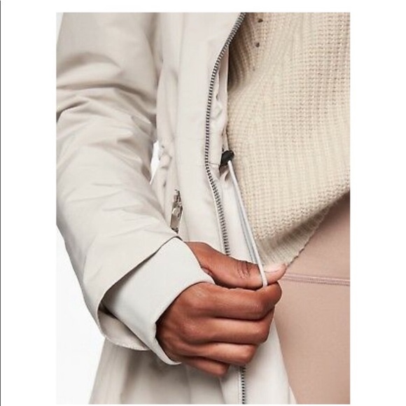 Athleta Cloudburst Rain Jacket - NWOT - Picture 8 of 9